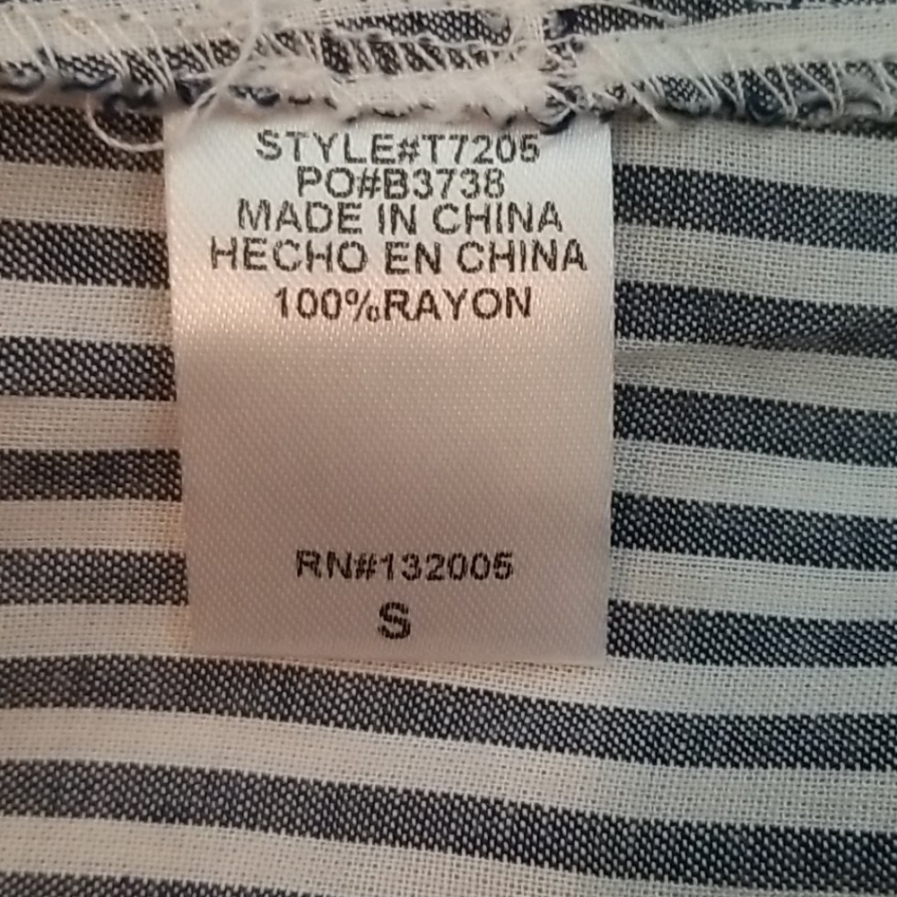 CUTE OFF SHOULDER GRAY STRIPED TOP - Picture 9 of 9